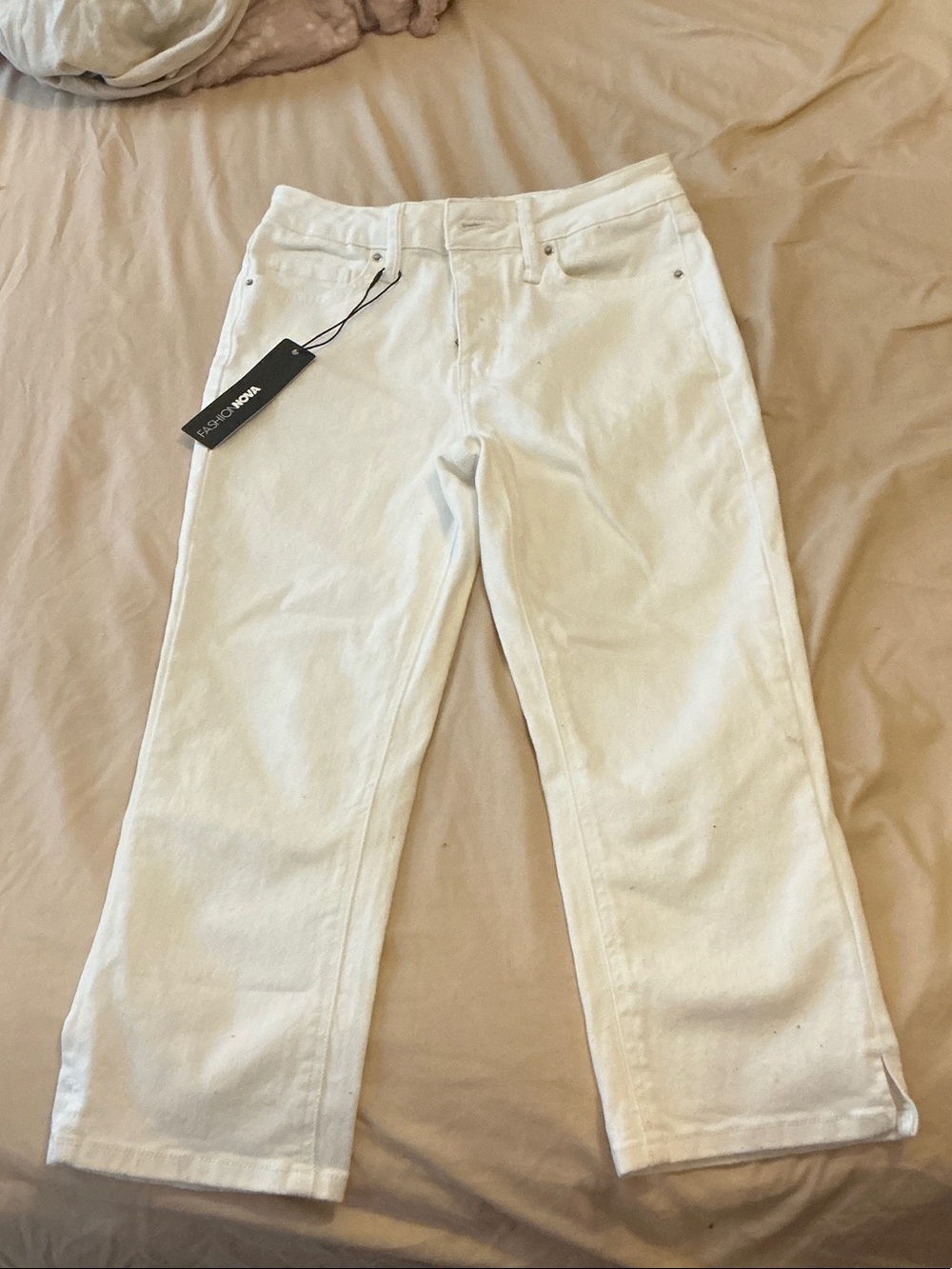 Fashion Nova White Straight-Leg Women's Capris